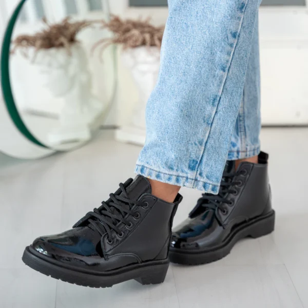 BORCEGO AURA CHAROL