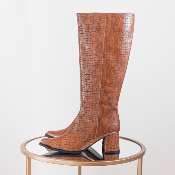 BOTA LAURYN SUELA