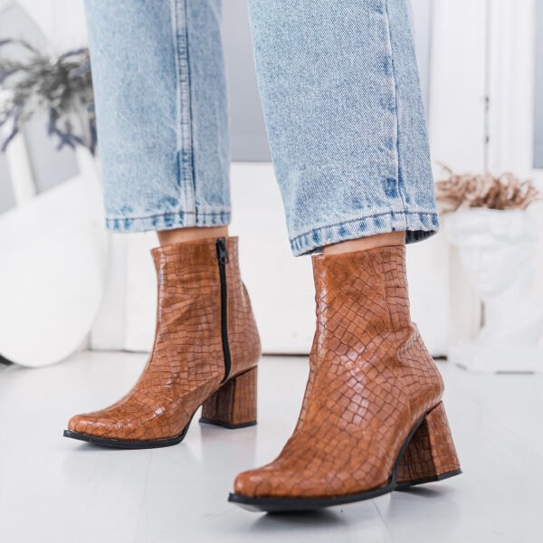 BOTA MERCY SUELA