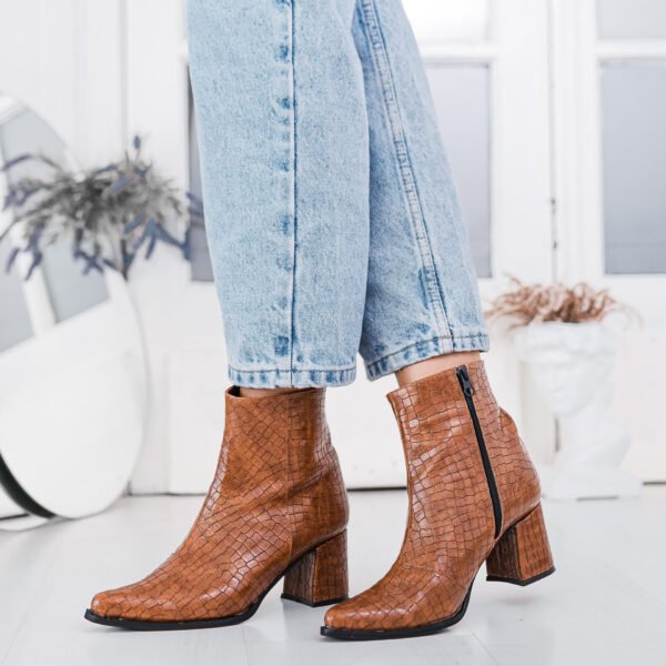 BOTA MERCY SUELA