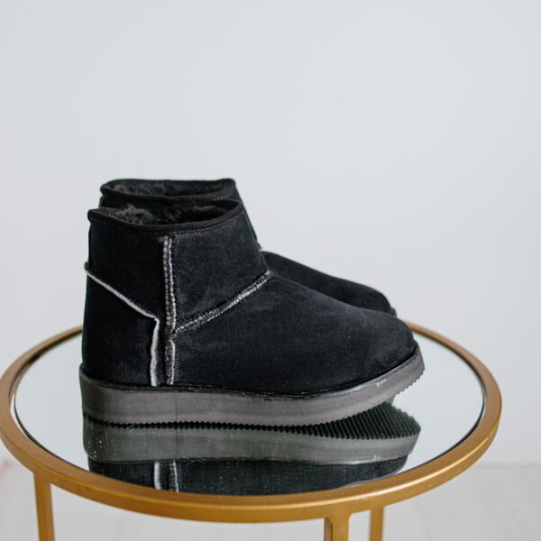 PANTUBOTA NEGRA