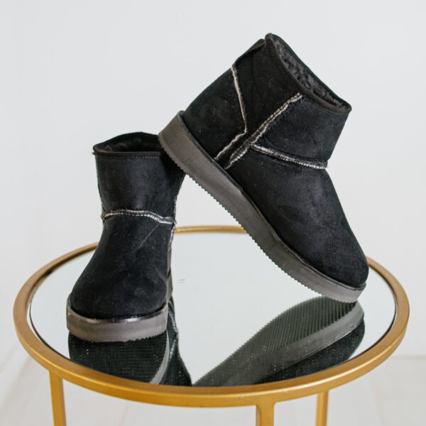 PANTUBOTA NEGRA