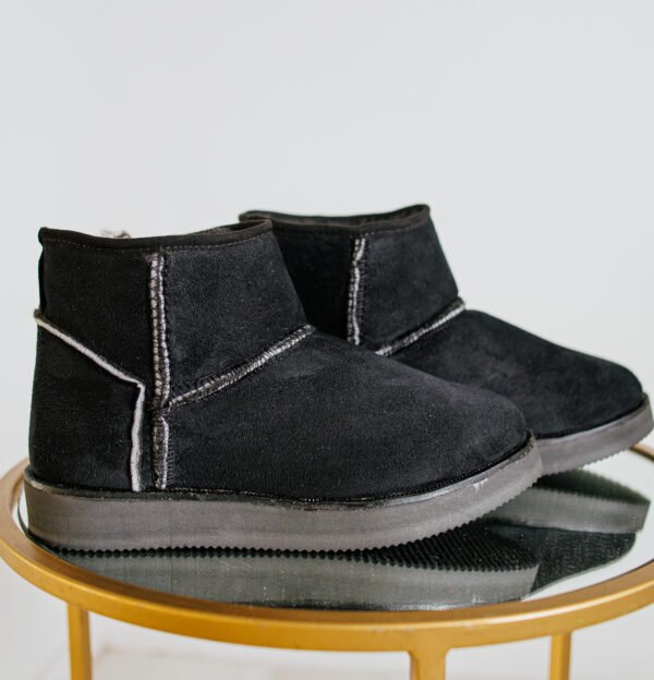 PANTUBOTA NEGRA