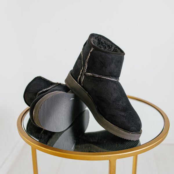 PANTUBOTA NEGRA