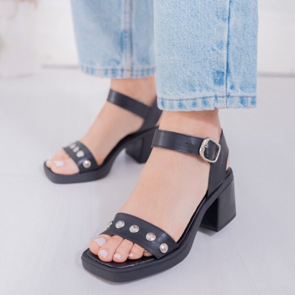 SANDALIA FLORA NEGRO