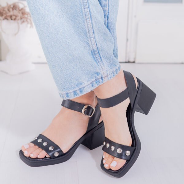 SANDALIA FLORA NEGRO