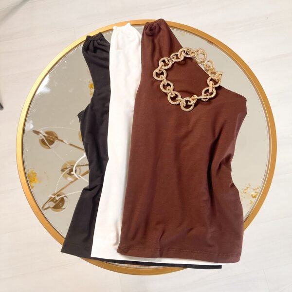 WhatsApp Image 2025-09-22 at 8.13.28 PM (2) REMERA MOIRAS BLANCO