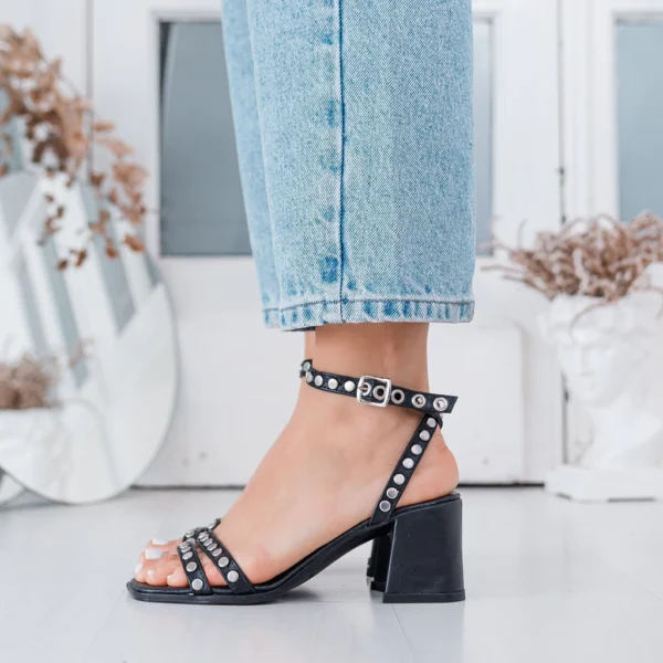 SANDALIA LEONOR NEGRO