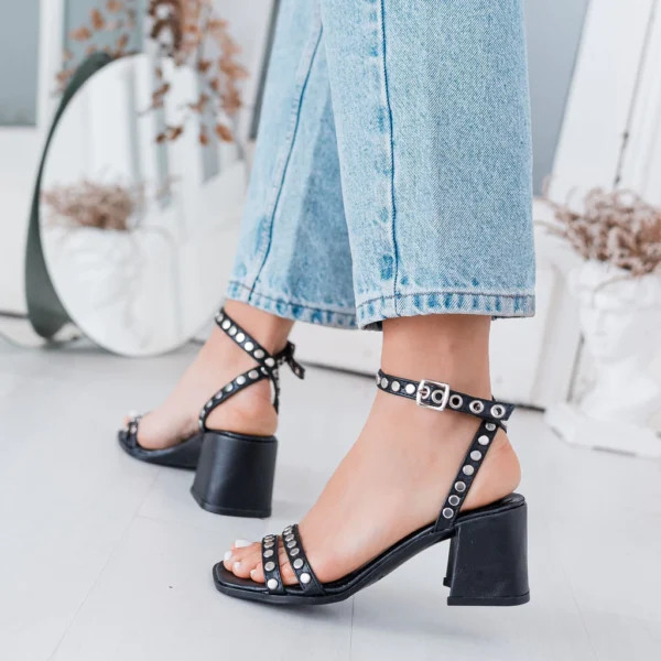 SANDALIA LEONOR NEGRO