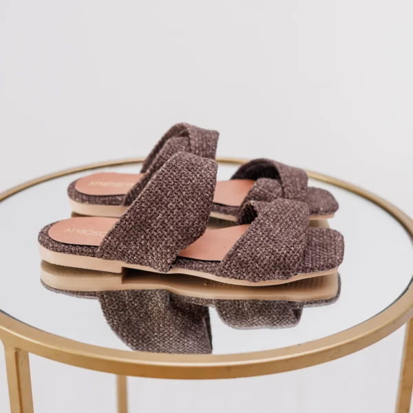 shelosophy-25-6c936d815d56920ec917600264742230-1024-1024 SANDALIA VICU CHOCO