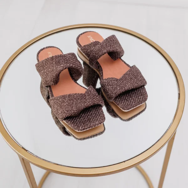 shelosophy-26-cc3c065e8bba0af70d17600264747253-1024-1024 SANDALIA VICU CHOCO