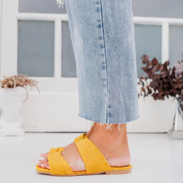 shelosophy-27-0aa0dfa70ca94eb34417600250220786-1024-1024 SANDALIA VICU AMARILLO