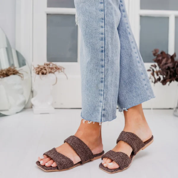 shelosophy-44-586d0b2c58a18e133b17600264765695-1024-1024 SANDALIA VICU CHOCO