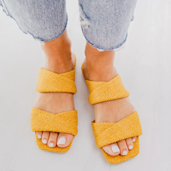 shelosophy-5-33950c6e4eb40db41d17600250203973-1024-1024 SANDALIA VICU AMARILLO