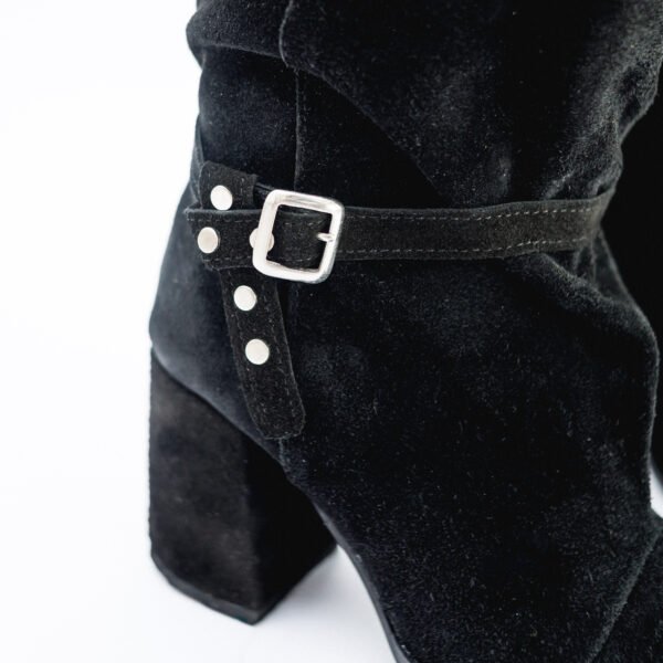 BOTA LYN GAMUZA DE CUERO NEGRA [preventa]