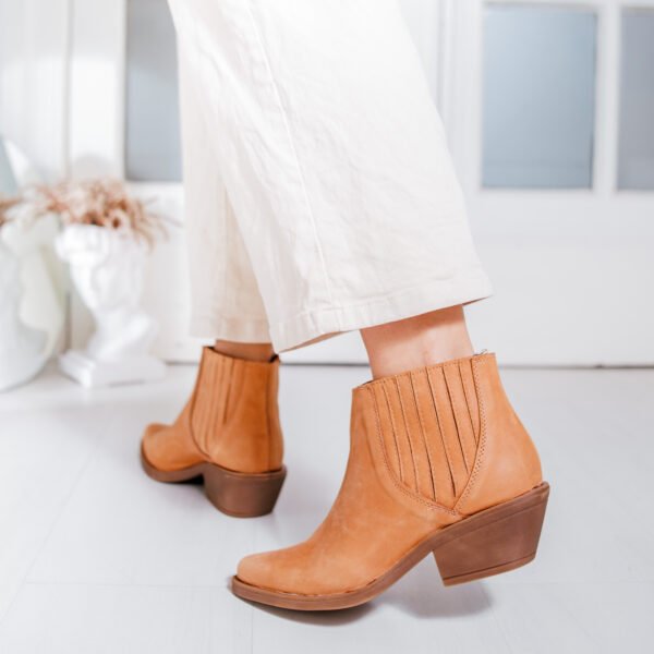 BOTA CELINA SUELA